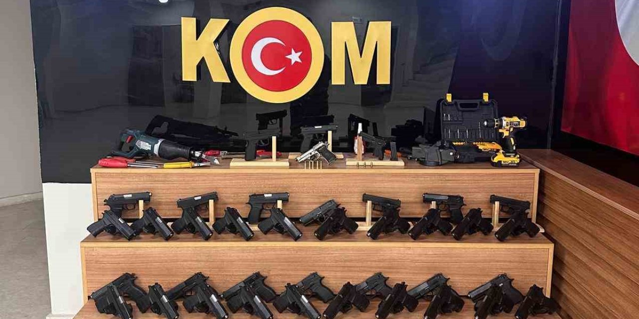 37 Ruhsatsız Silah Ele Geçirildi: 3 Gözaltı