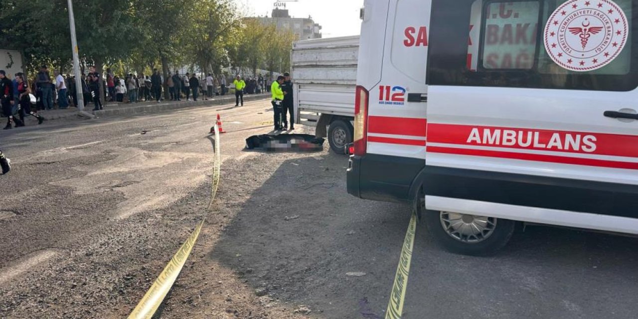 Pikap ile çarpışan motosikletin sürücüsü hayatını kaybetti