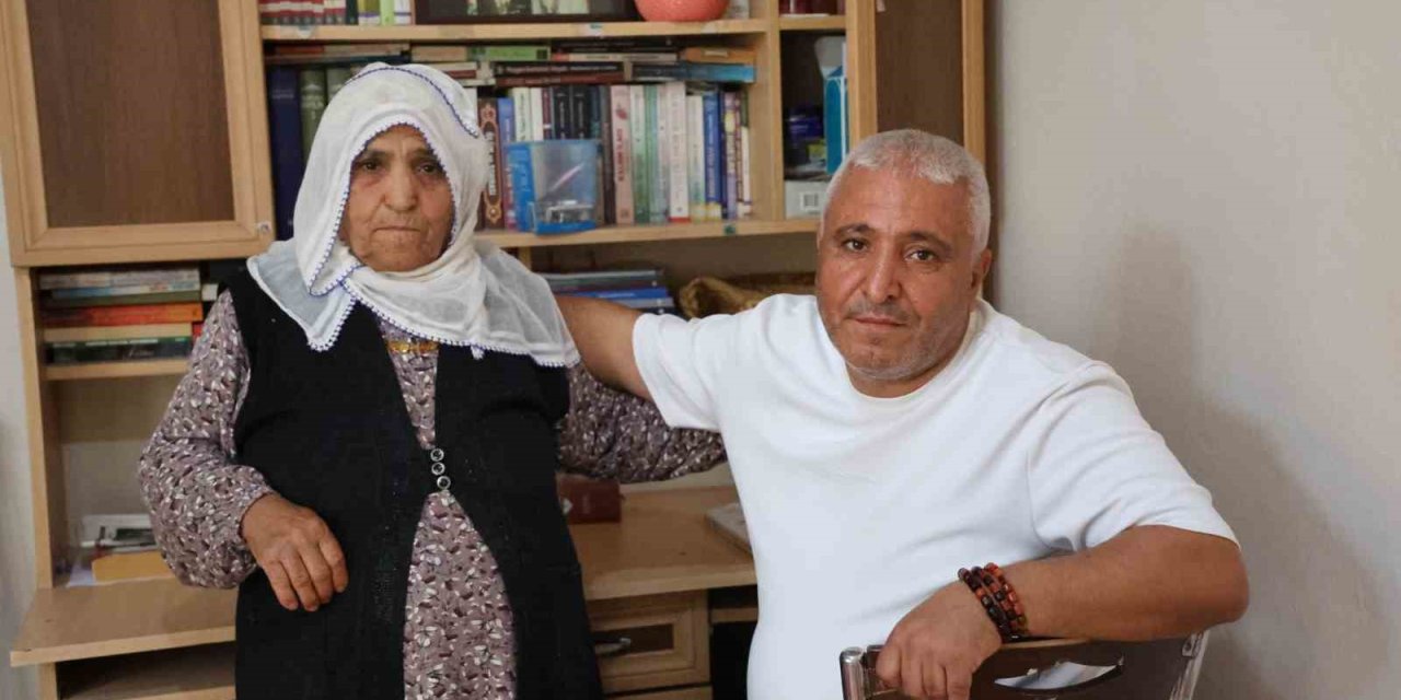 20 Yıl Simit Sattı, 49 Yaşında Atanınca Annesi İnanmadı