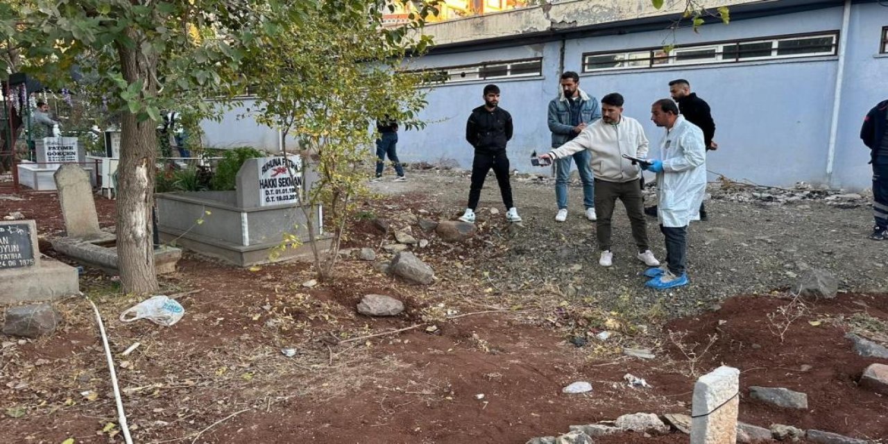 Mezarlığın içerisine atılmış bir bebek bulundu