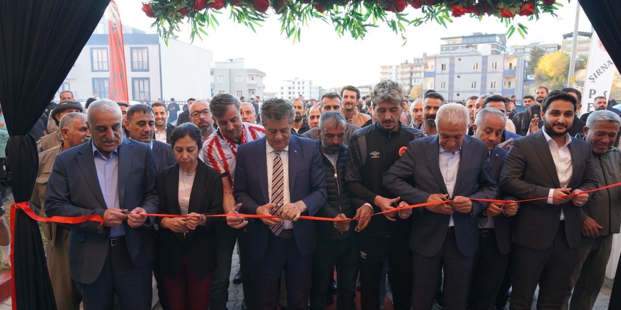 Şırnak’ta Futbolseverler Tek Yürek: Şırnak Spor Taraftarlar Derneği Açıldı