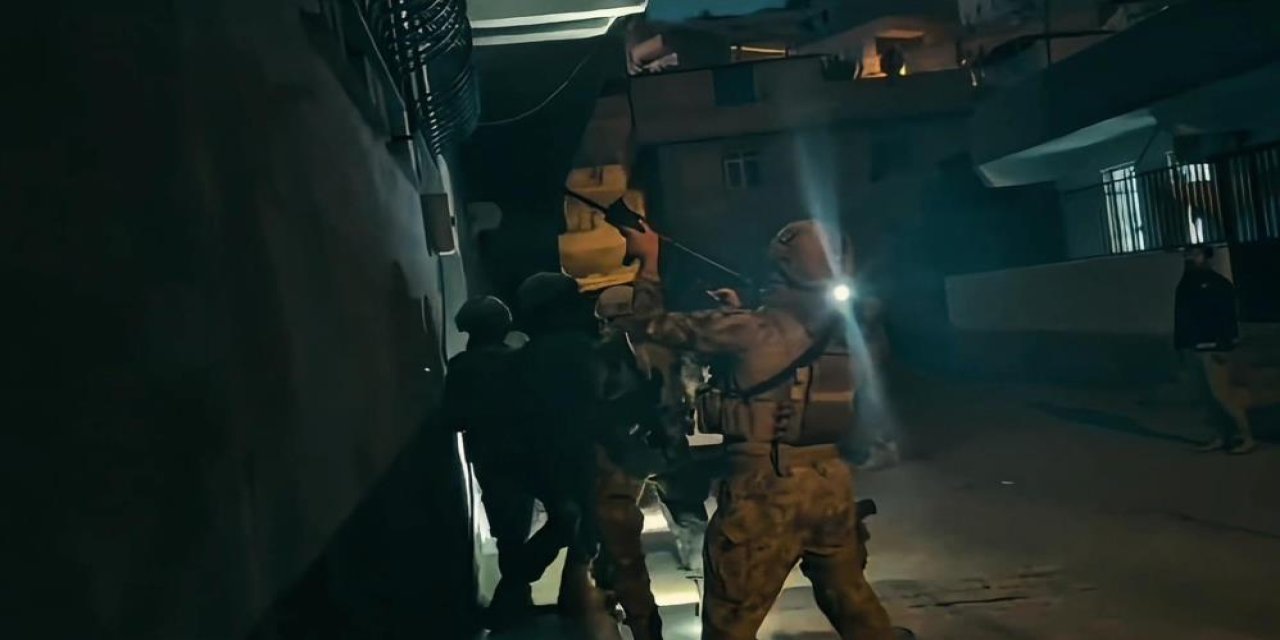 Aylardır takip edilen uyuşturucu satıcılarına darbe: 23 kişi yakalandı