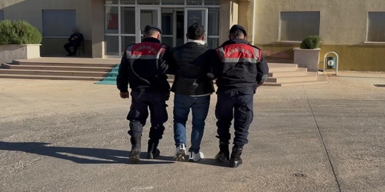 Kesinleşmiş 31 Yıl Hapis Cezasıyla Aranan Şahsı Jandarma Yakaladı