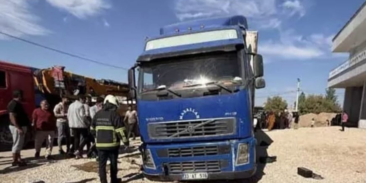 Kızıltepe'de patlayan lastiği değiştirmek isteyen tır şoförü aracın altında kaldı