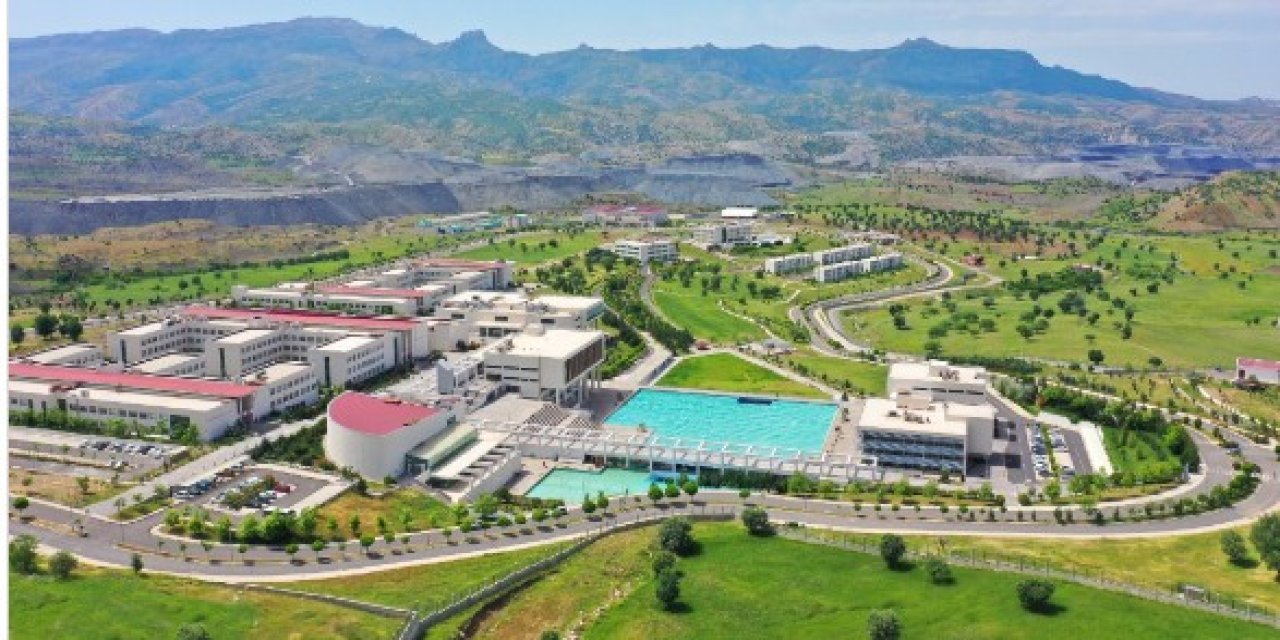 Şırnak Üniversitesi’nden TÜBİTAK Başarısı: Yapay Zekâ Destekli Bankacılık Projesi Kabul Edildi