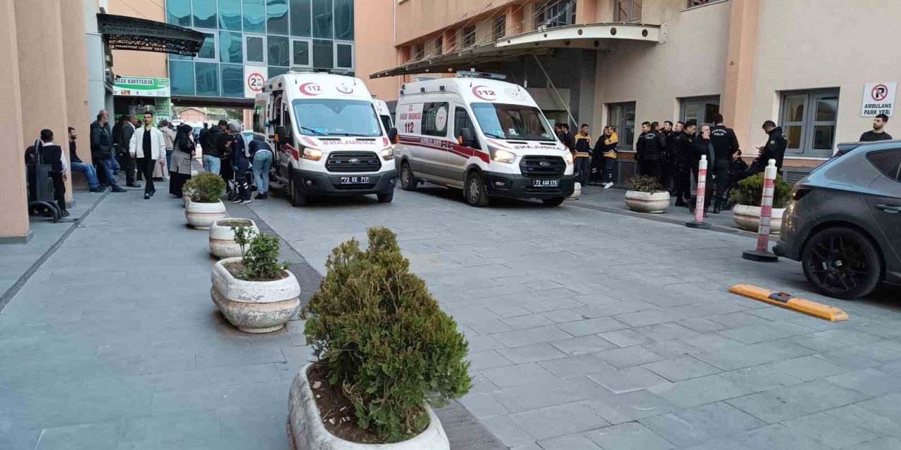 Batman’da bıçaklı kavgada 17 yaşındaki çocuk yaralandı