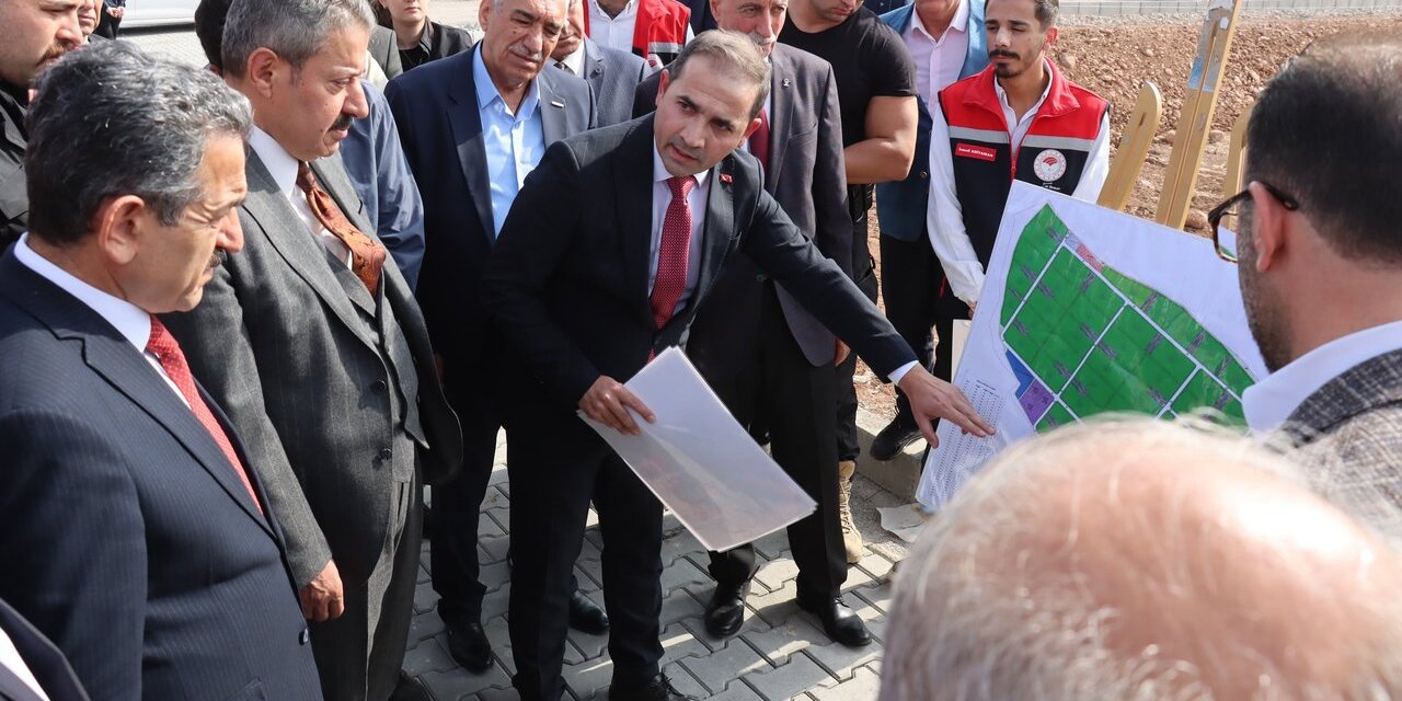 Şırnak Valisi Ekici, Silopi’de Sera OSB alanında incelemelerde bulundu