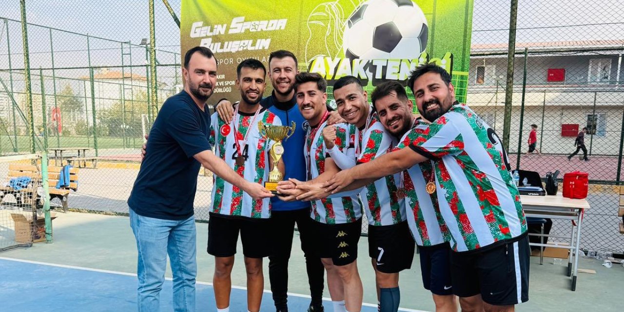 Cizre Kaymakamlığı Ayak Tenisi Takımı Bölge Şampiyonu Oldu