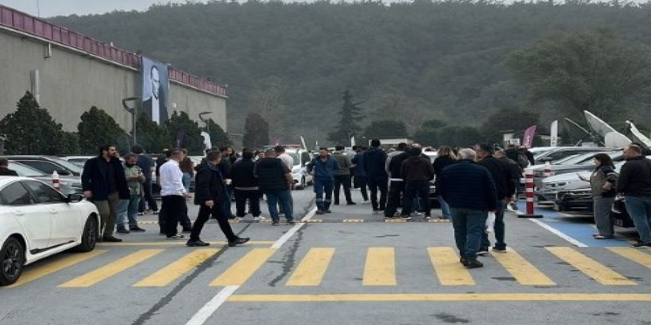 Beın Sports'un Televizyon Binasına Gelen Şüpheli Paniğe Neden Oldu: Üzerindeki Silah Oyuncak Çıktı