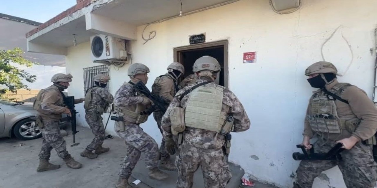 Batman’da silah kaçakçılarına darbe: 2 binden fazla silah ele geçirildi