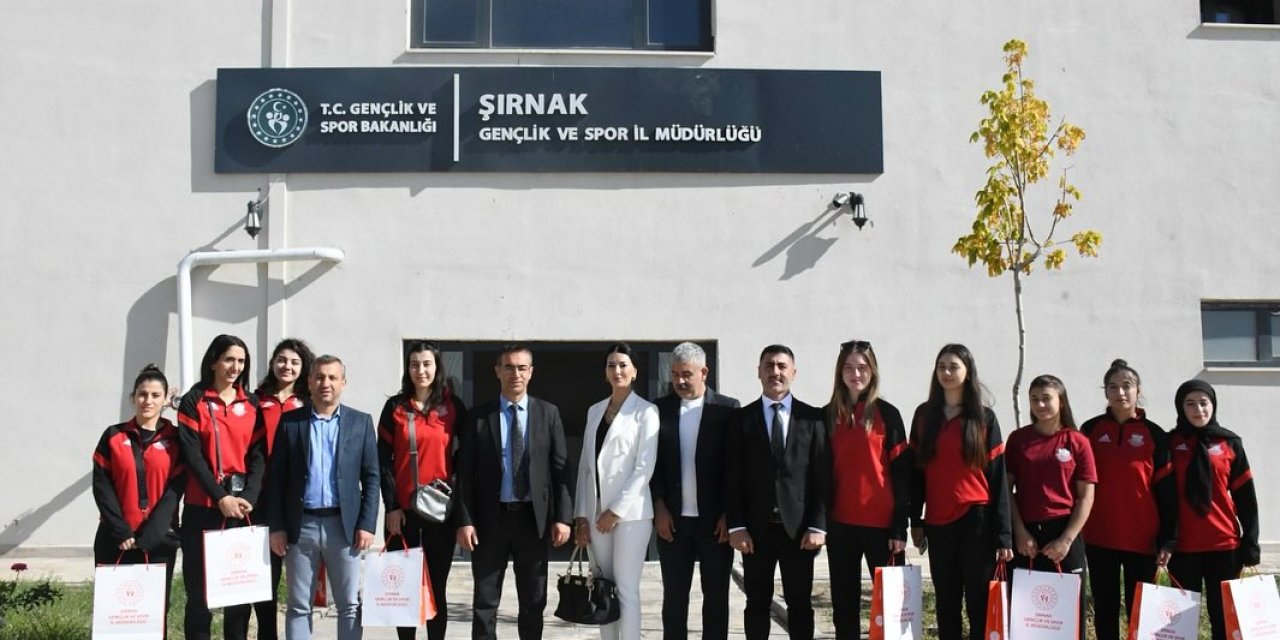 Şırnak’ta Gençlik ve Spor İl Müdürü’nden Silopi Gelişim Spor Kulübü’ne Ziyaret