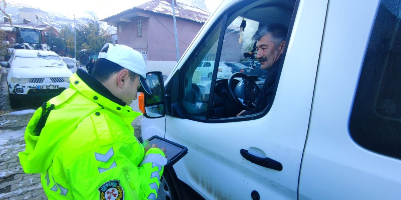 Şırnak’ta Okul Servisleri ve Okul Çevrelerinde Sıkı Denetim: “Hedef Belli: Güvenli Şehr-i Nuh”