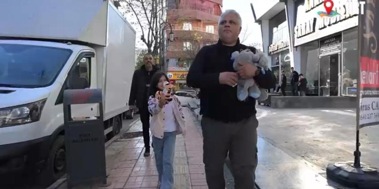 Siirt’te Polislerin Çocuklara Sosyal Deney Çalışmasında Renkli Görüntüler Ortaya Çıktı