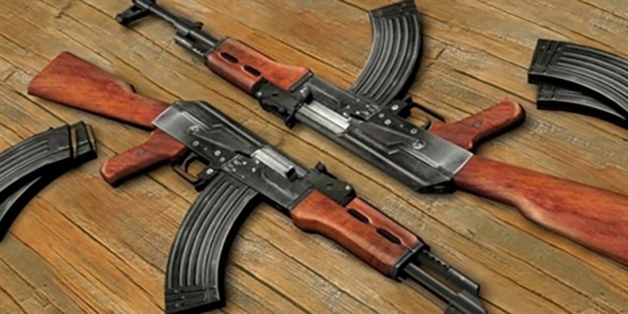 Şırnak'ta Görevli Astsubay'ın Valizinden 2 Kaleşnikov Çıktı: Tutuklanarak Cezaevine Gönderildi