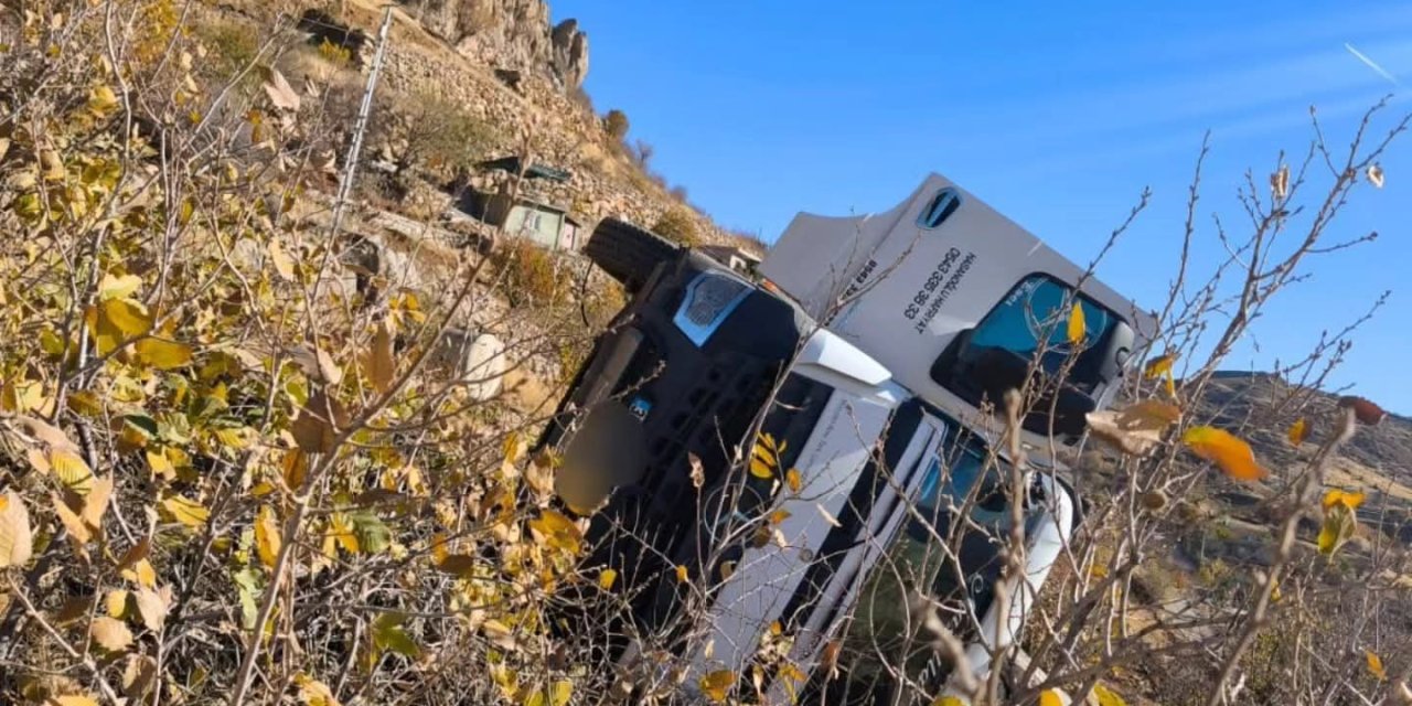Şırnak’ta kamyonet devrildi: 2 kişi yaralandı