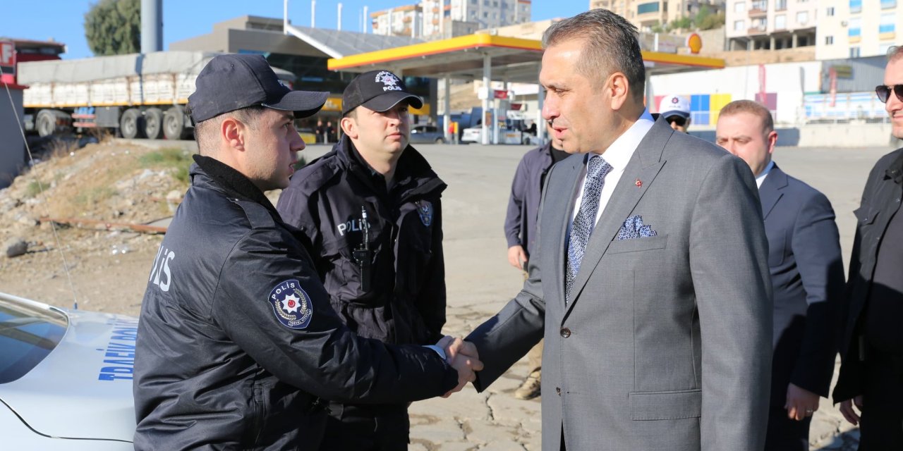 Şırnak’ta Hafta Sonu Mesaisi: İl Emniyet Müdürü Volkan Sazak Kontrol Noktalarını Denetledi