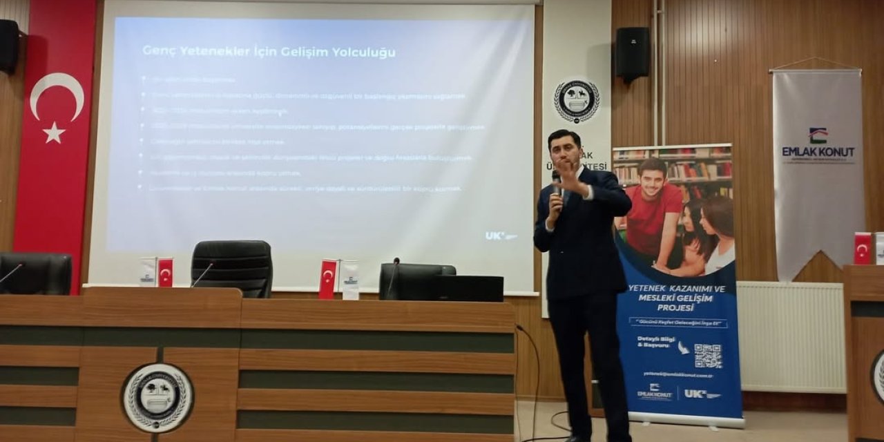 Şırnak Üniversitesinde Yetenek Kazanımı ve Mesleki Gelişim Etkinliği Düzenlendi