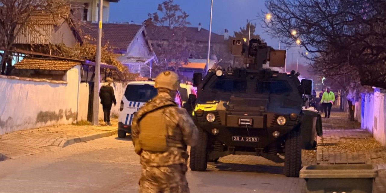 Bir evde baba ve oğlu silahla vurulmuş halde ölü bulundu