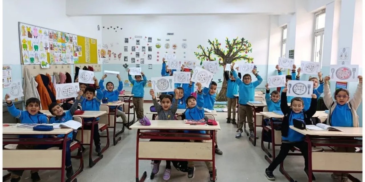 Tümgeneral Ömer Keçecigil İlkokulu’nda Miniklere Sağlıklı Beslenme Dersi