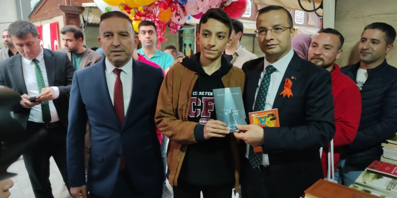 Sherlock Holmes Ruhunu Cizre’ye Taşıyan 14 Yaşındaki Genç Yazar Muaz Varol, İlk Kitabını Okurlarla Buluşturdu