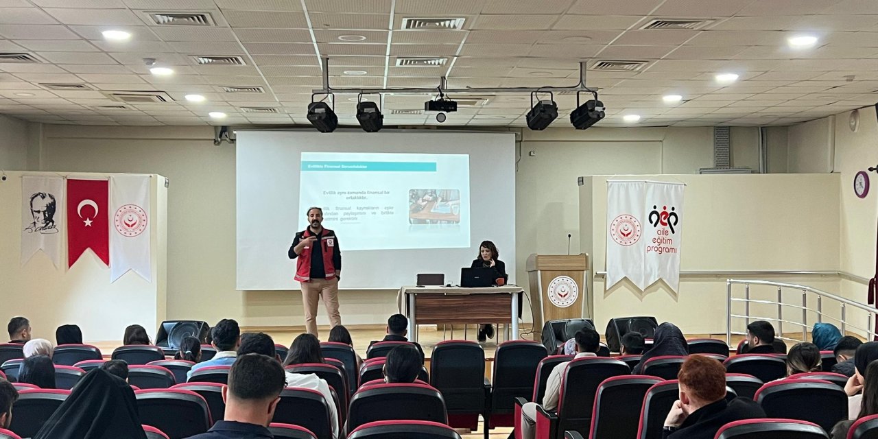 Cizre’de Evlenecek Gençlere Bilinçli Başlangıç Eğitimi: 17. Program Gerçekleştirildi