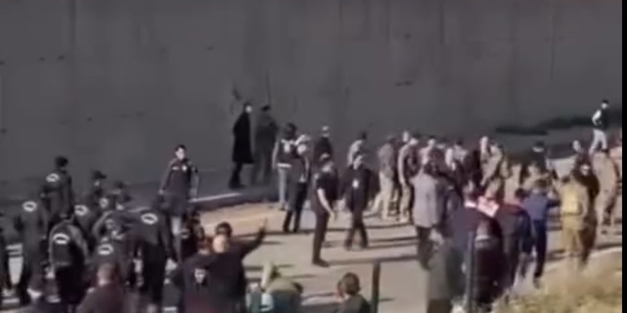 Melaye Cizîri Sempozyumu'nun düzenlendiği ve Mesut Barzani'nin olduğu otel önünde gerginlik