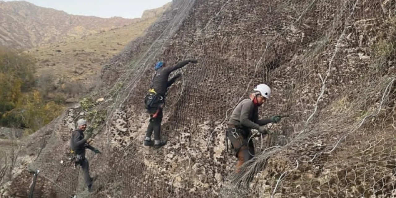 Şırnak AFAD’dan Uludere’de Kaya Islahı Çalışması: Ankrajlara Çekme Testi Uygulandı