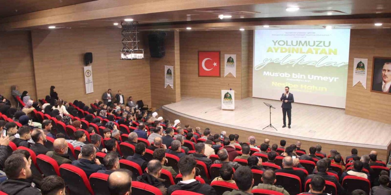 Cizre’de "Yolumuzu Aydınlatan Yıldızlar" Programı Düzenlendi