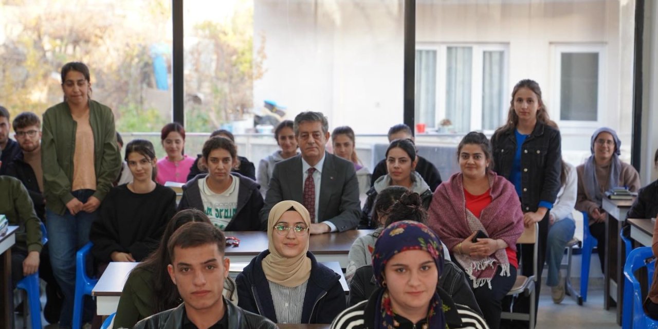 Başkan Mehmet Yarka’dan Balveren Bilgi Evi’ne Anlamlı Ziyaret: “Aydınlığa Açılan Kapı Eğitimdir”