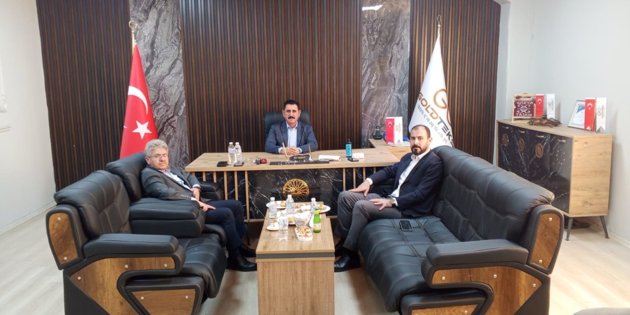 Cizre Ticaret ve Sanayi Odası (TSO) Başkanı Ömer Faruk Yıldırım, Silopi Tekstil Kent'e ziyarette bulundu.