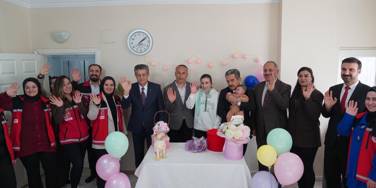 Şırnak’ta 3 Aralık’ta Anlamlı Buluşma: Vali Ekici’den Engelli Vatandaşa Sürpriz Doğum Günü