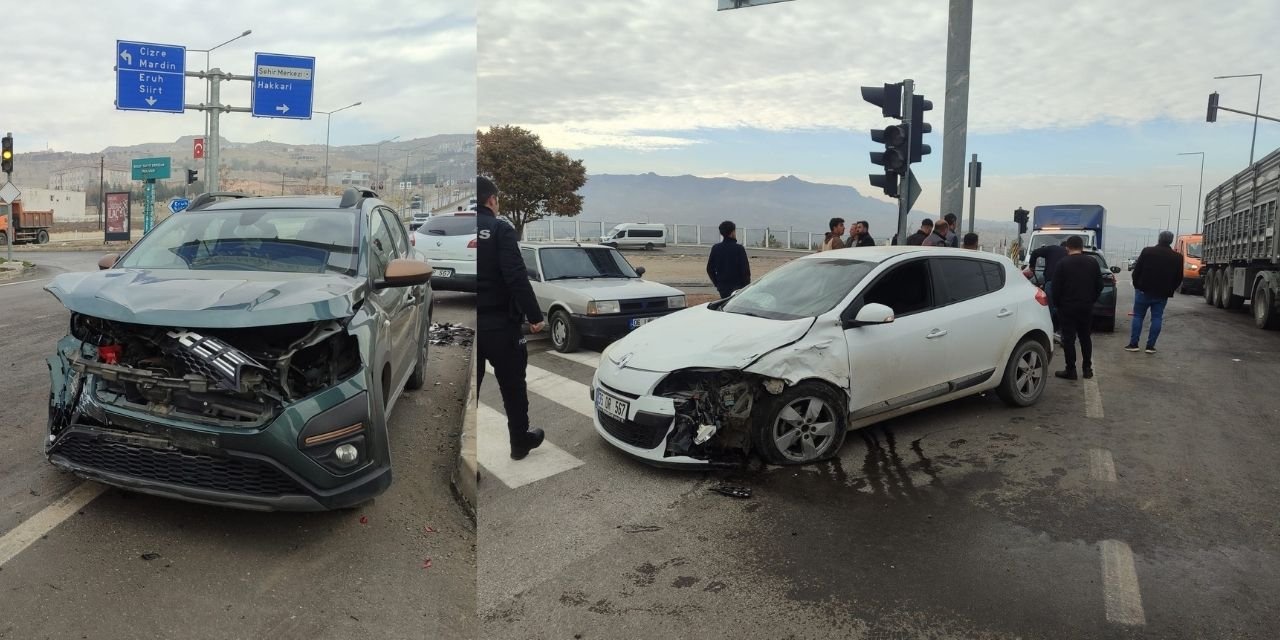 Üniversite Kavşağında 2 Araç Çarpıştı