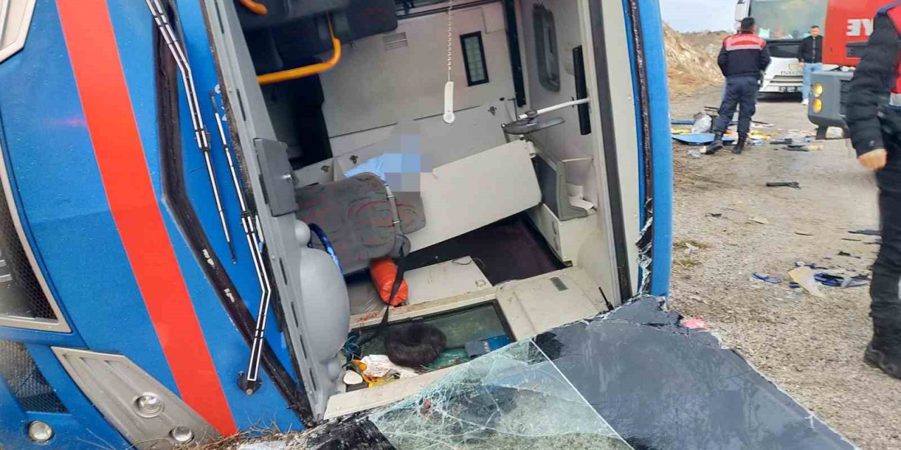 Cezaevi nakil aracı devrildi, 7 jandarma ve 2 memur yaralandı