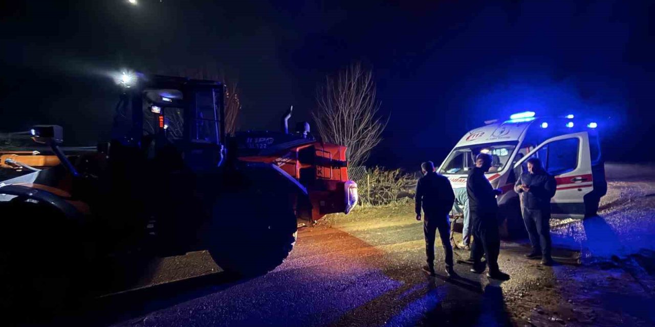 Batman’da Hasta Almaya Giderken Yolda Kalan Ambulansı Özel İdare Ekipleri Kurtardı