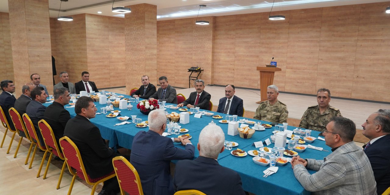 Şırnak Milli Eğitim Müdürü Çandıroğlu’na Veda Programı