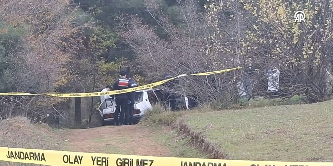 Boşanmış çift otomobil içinde ölü bulundu