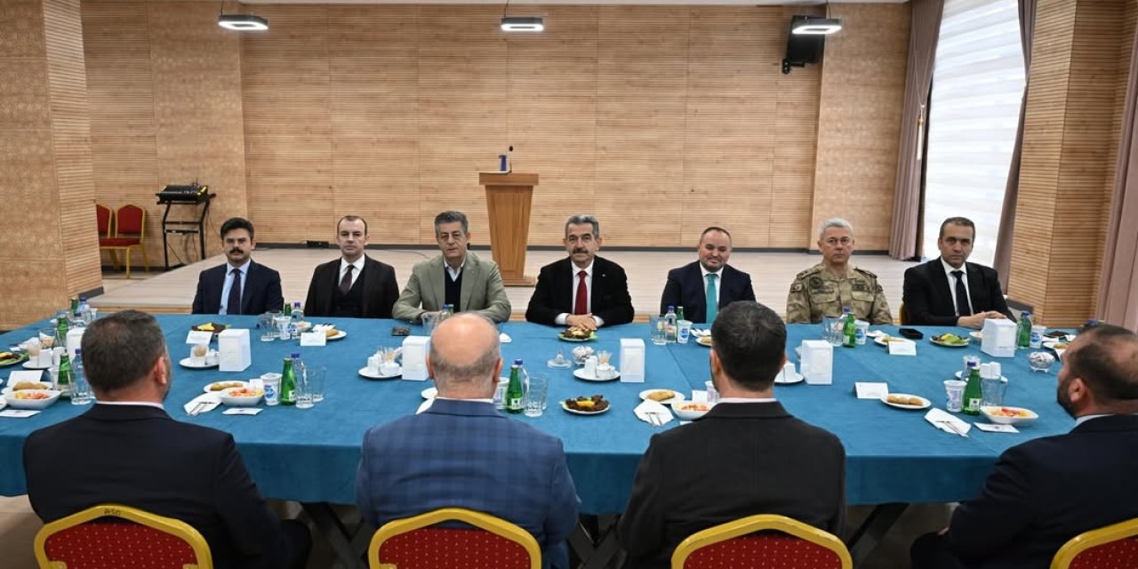 Şırnak İl Müftüsü Orhan Örnek’e Yeni Görevi Öncesi Veda Programı Düzenlendi