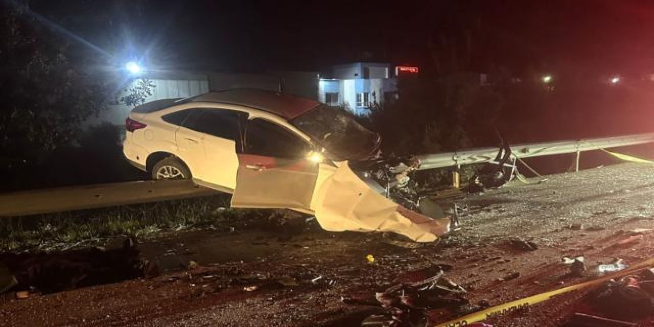 İki aracın çarpıştığı kazada 3 kişi öldü, 2 kişi ağır yaralandı