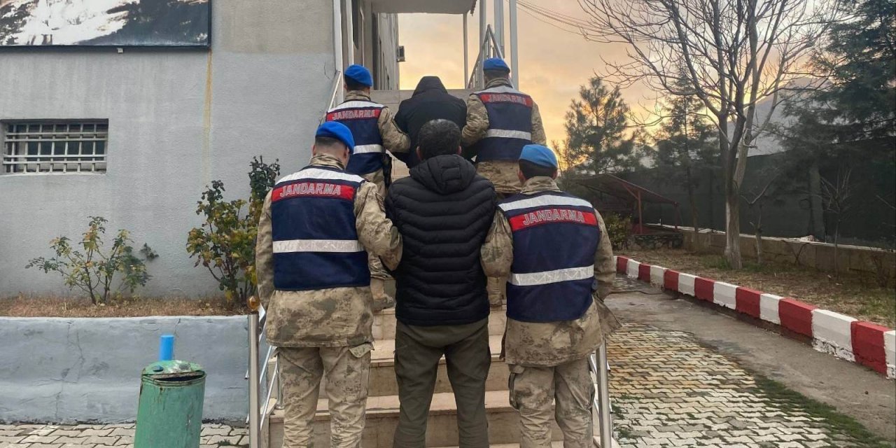 Jandarmadan Kaçakçılık Operasyonu: Piyasa Değeri 15 Milyon 127 Bin, 69 Şüpheli Hakkında Adli İşlem