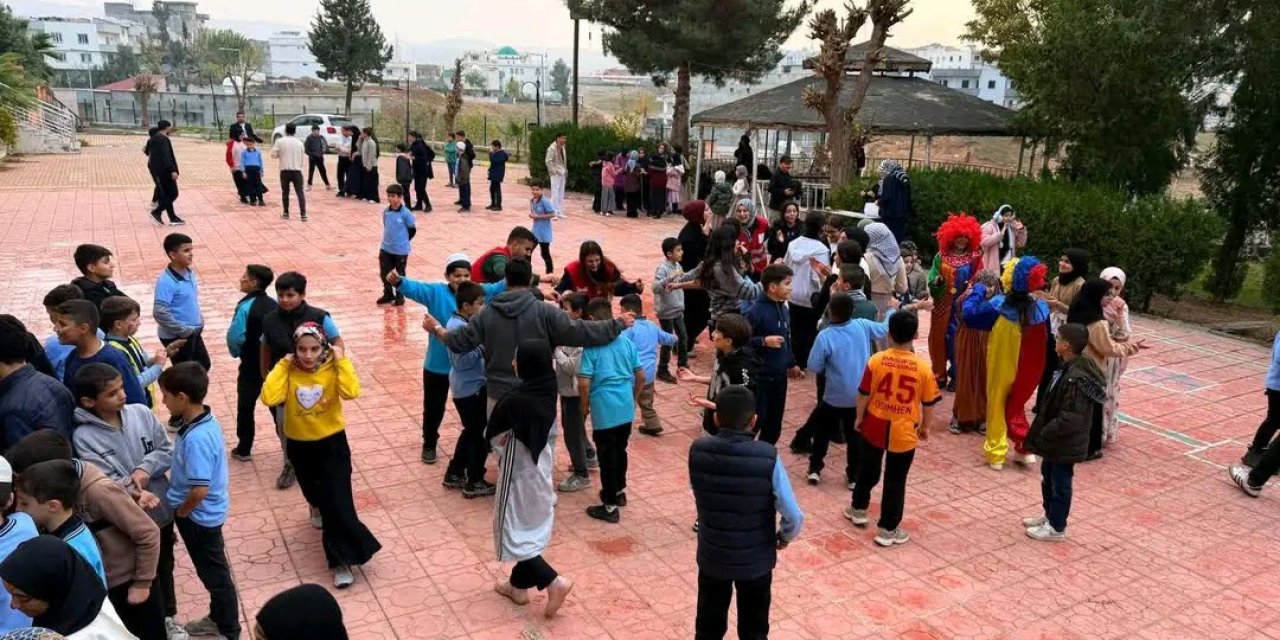Şırnak Üniversitesi, Cizre’de Yetim Çocuklara Kışlık Giysi Desteği Sağladı