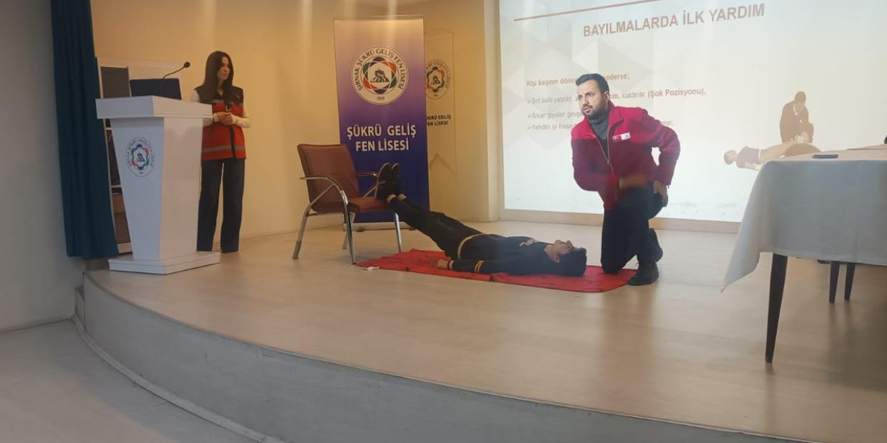 Kızılay’dan Şırnak’ta Hayat Kurtaran Eğitim: Liseli Gençlere İlk Yardım Bilinci Aşılandı