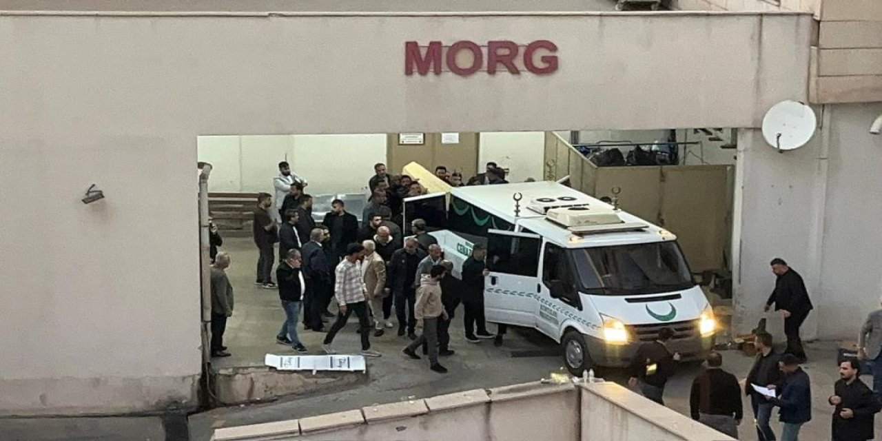 Siirt'te 2 çocuk annesi kadın bıçaklanarak öldürüldü