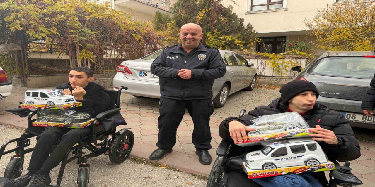 Duyarlı Polis Memuru Şırnak’ta İhtiyaç Sahiplerine Akülü Sandalye Gönderdi