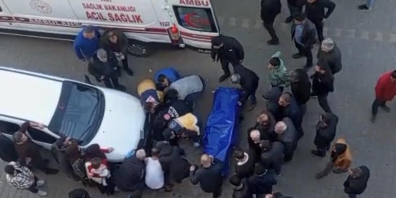 Sokak ortasında vahşet! Eşini bıçaklayarak canice öldürdü