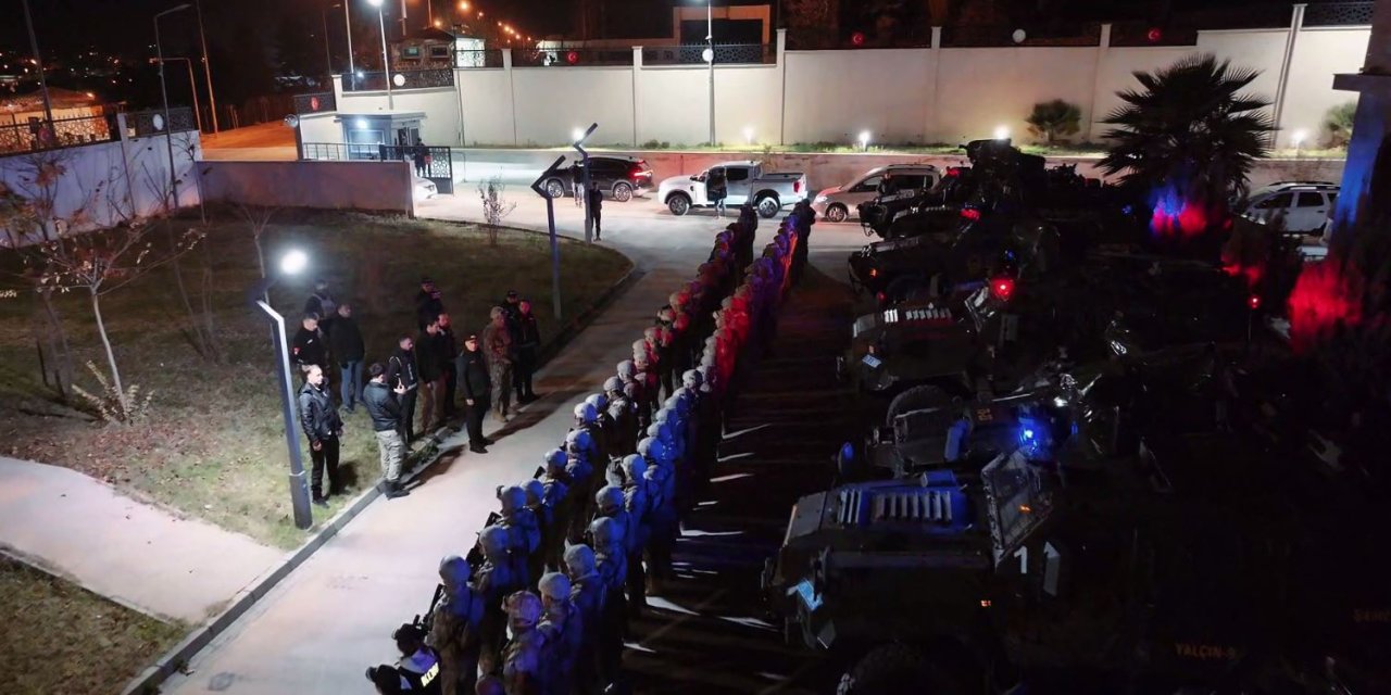 Şırnak Emniyet Müdürlüğü'nden Şafak Operasyonu: 11 Kişi Gözaltına Alındı