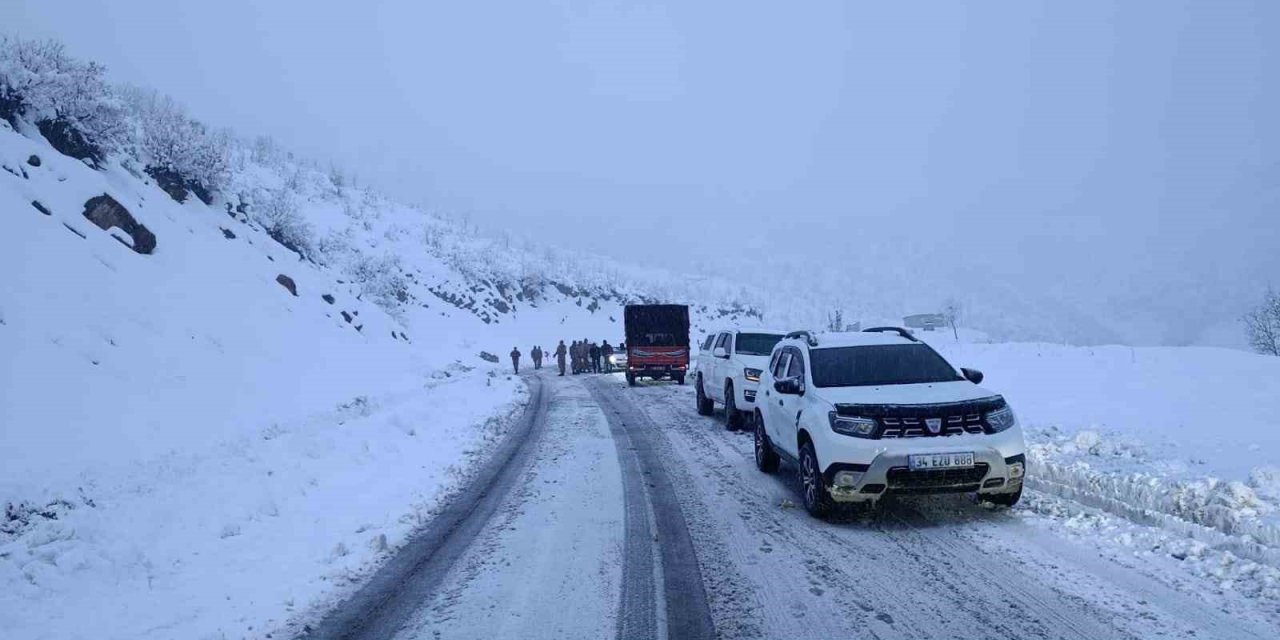 Sürücüler Dikkat! Şırnak-hakkari Yolu Ulaşıma Kapandı
