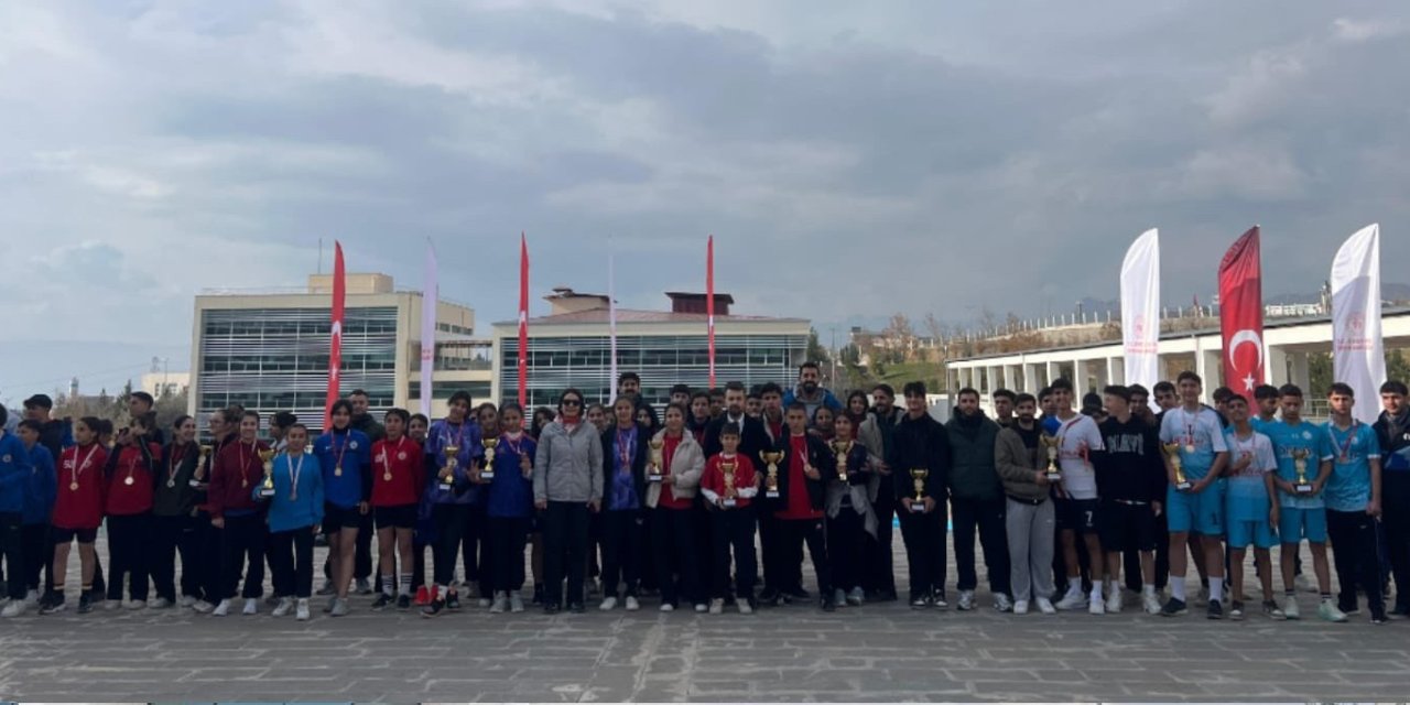 Şırnak’ta Oryantiring Heyecanı Zirve Yaptı! Gençler İl Birinciliği Finali Büyük Coşkuyla Tamamlandı