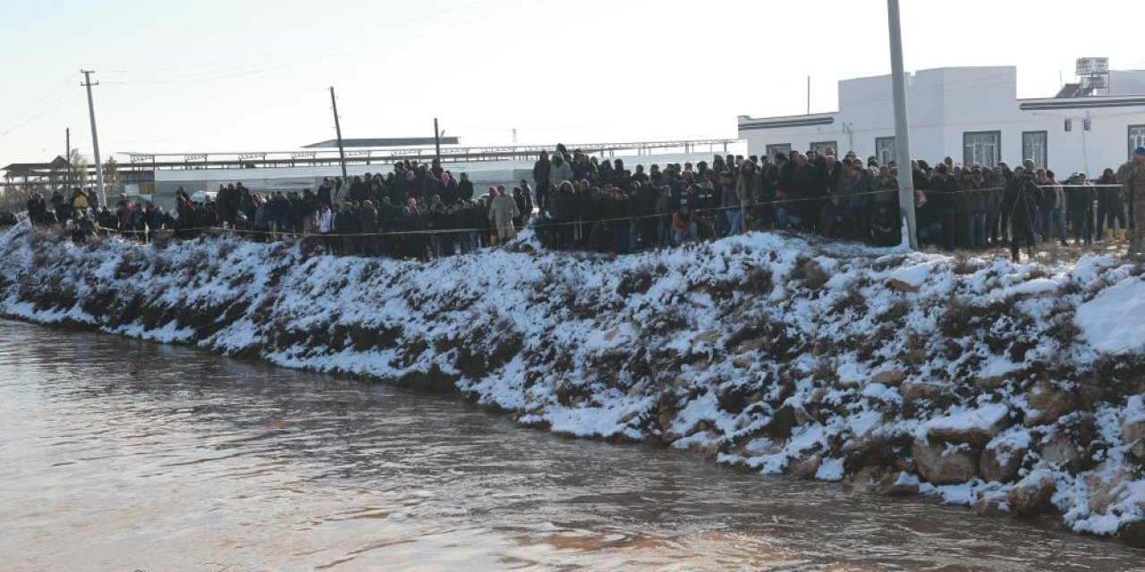 Kanala uçan otomobilde 3 çocuğun cansız bedenine ulaşıldı