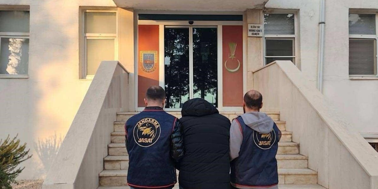Nusaybin'de kargodan muz çıktı: 127 yıl hapis cezası olan dolandırıcı yakalandı