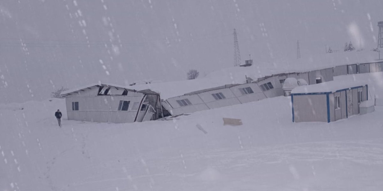 Şırnak’ta 500 Yataklı Hastane Şantiyesinde Yemekhane Çatısı Çöktü